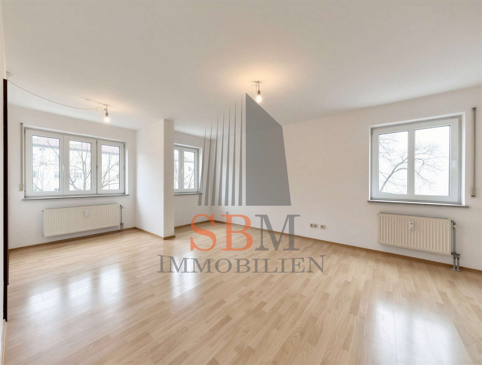 Sonnige 3-Zimmer-Wohnung mit Balkon zum Innenhof - Wohnzimmer