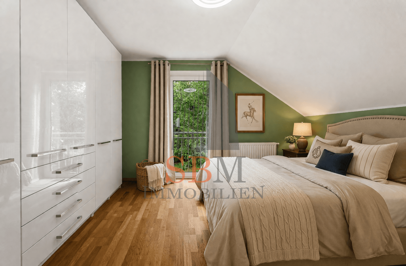 Elegantes Einfamilienhaus mit traumhaftem Garten, Atelier und PV-Anlage - Schlafzimmer