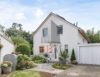 Elegantes Einfamilienhaus mit traumhaftem Garten, Atelier und PV-Anlage - Außenansicht