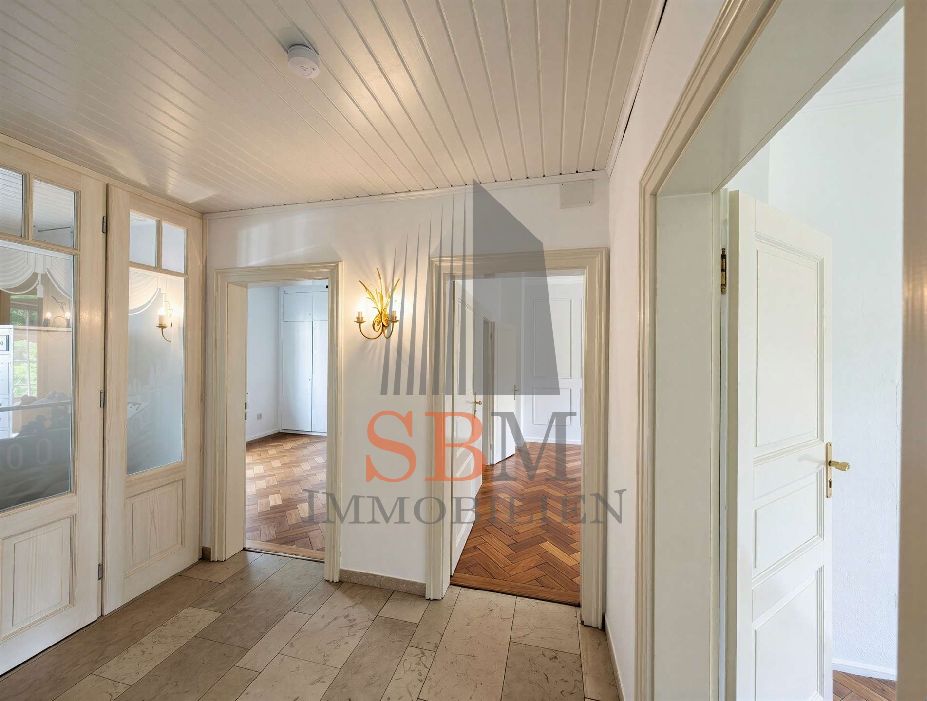 Repräsentative Büroeinheit mit Altbau-Charakter in Nymphenburg - Bild