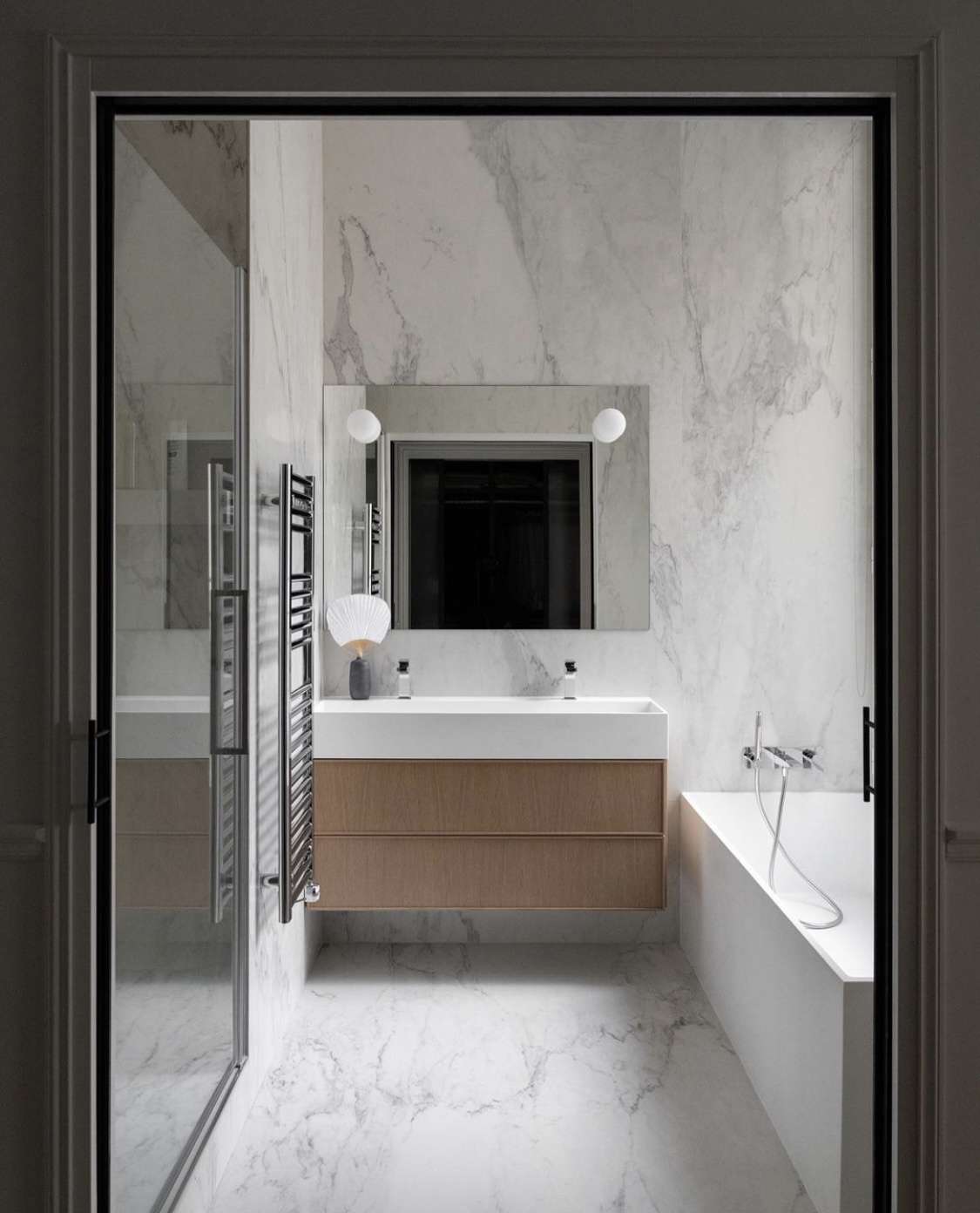 Exklusive 2-Zi.-Gartenwohnung - Wohnen im High-End-Haus von Alt-Bogenhausen - Bild