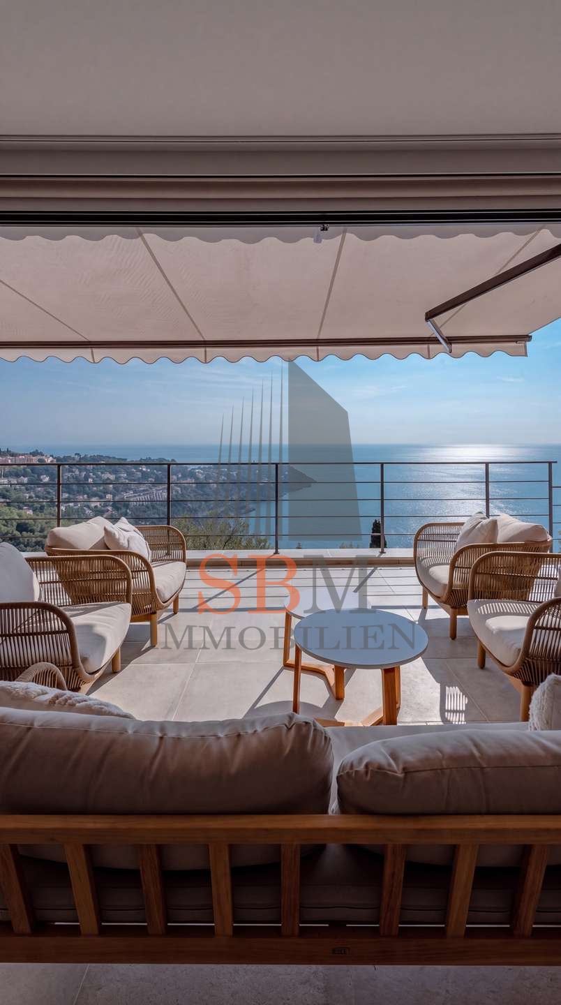 Exclusive Villa in Roquebrune-Cap-Martin mit fantastischem Ausblick und Pool - Bild