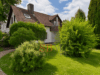 Zum Sanieren : Verstecktes Gartenjuwel mit Südterrasse und viel Potenzial - Außenansicht