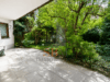 Zum Sanieren : Verstecktes Gartenjuwel mit Südterrasse und viel Potenzial - Terrasse mit Süd-Ausrichtung