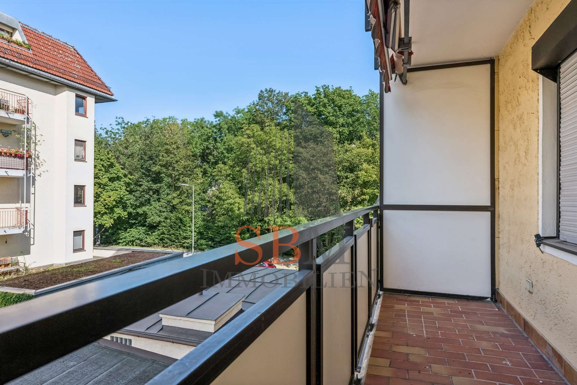 Zum Sanieren: 2 Zimmer-Whg. am Olympiapark - Loggia 1 Zi. Whg.