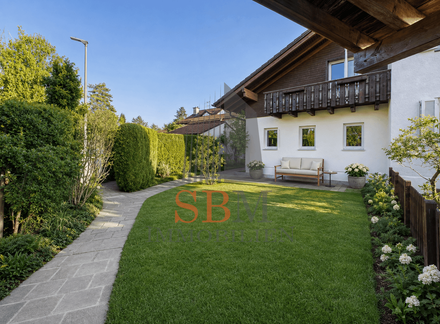 Elegantes Refugium in Grünwald - liebevoll sanierte DHH mit Gartenidylle - Garten
